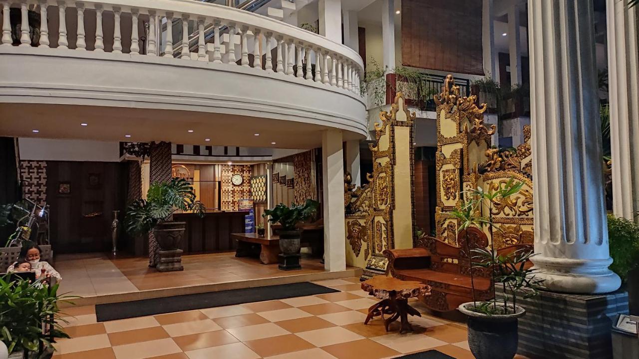 Mirabell Hotel & Convention Hall Malang Exterior photo